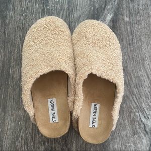 Steve Madden Cream Fuzzy Slippers